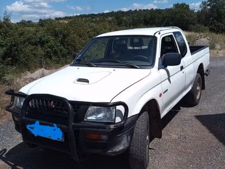 Mitsubishi L200 2.5 100