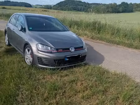 Volkswagen Golf GTI 2.0 TFSI 230 Performance