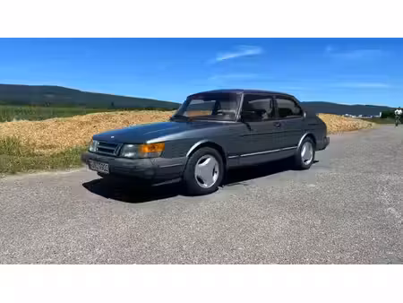 Saab 900