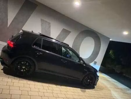 Volkswagen Golf GTI TCR 2.0 TSI 290