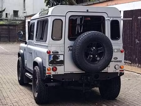 Land Rover Defender 2.4 122 Station Wagon 4x4