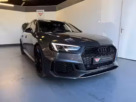 Audi A4 RS4 V6 2.9 TFSI 450 quattro