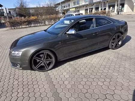 Audi A5 S5 V8 4.2 FSI 354 quattro
