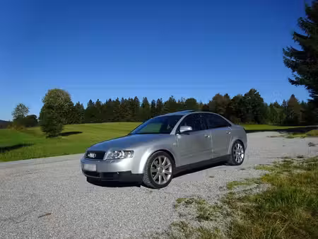 Audi A4 V6 3.0 220 quattro