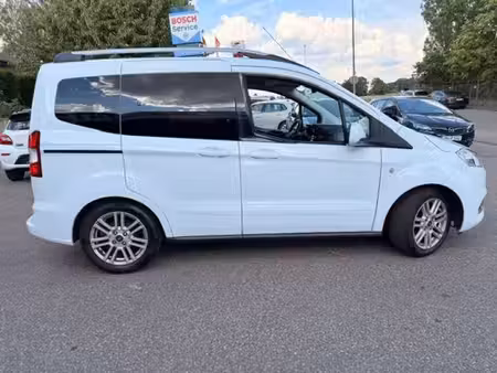 Ford Tourneo Courier 1.0 100 Titanium