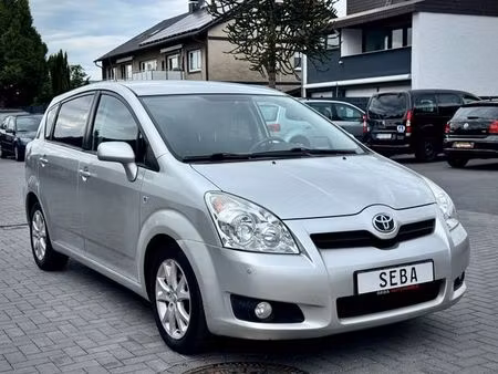 Toyota Corolla 2.2 136