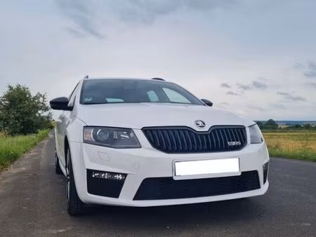 Škoda Octavia RS 2.0 TSI 220