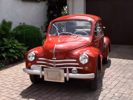 Renault 4CV 
