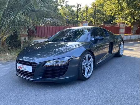 Audi R8 V8 4.2 FSI 420 quattro