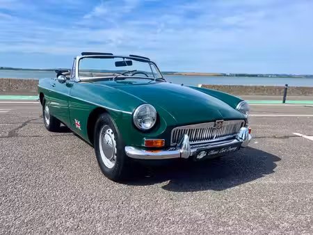 MG RV8 