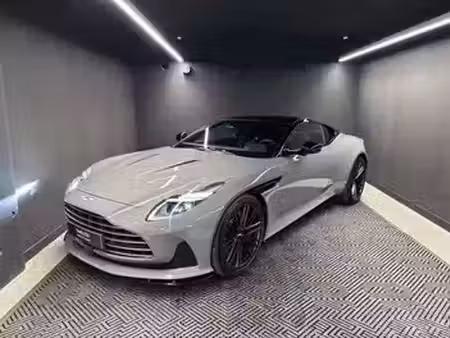 Aston Martin DB12 V8 4.0 680