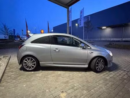 Opel Corsa OPC 1.6 192 OPC Line