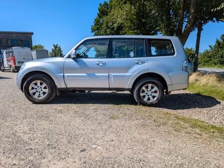 Mitsubishi Pajero 3.2 200 Invite 4x4