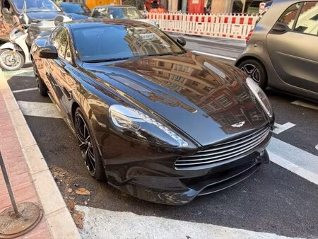 Aston Martin Vanquish V12 5.9