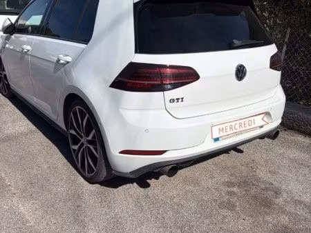 Volkswagen Golf GTI 2.0 TFSI 230