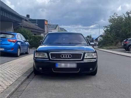 Audi A8 2.5 TDI quattro