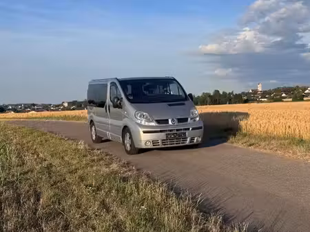 Renault Trafic 2.5 dCi 135