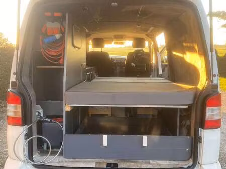 Volkswagen Transporter T5 2.0 TDI 140