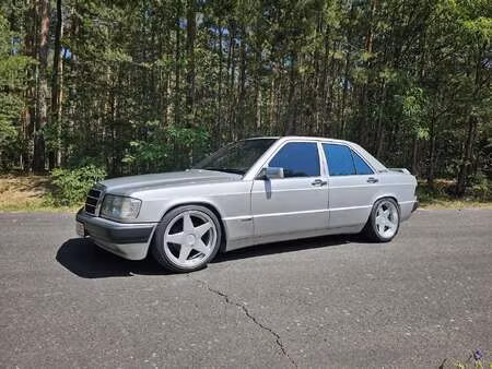 Mercedes-Benz 190 2.3