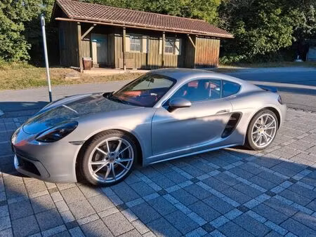 Porsche 718 
