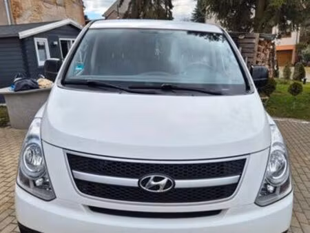Hyundai Starex 