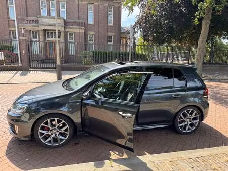Volkswagen Golf GTI 2.0 TSI 235