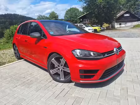 Volkswagen Golf R 2.0 TSI 300 4Motion