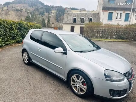Volkswagen Golf GTI 2.0 200
