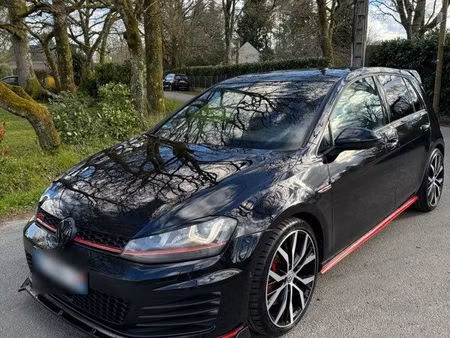 Volkswagen Golf GTI 2.0 TSI 230 Performance