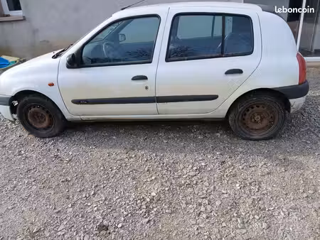 Renault Clio 1.9