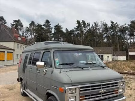 Chevrolet Chevy Van 