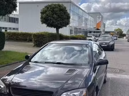 Opel Astra 2.2 147
