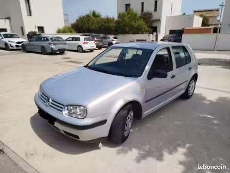 Volkswagen Golf 1.6 100