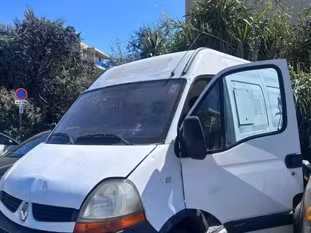 Renault Master 2.5 dCi 120