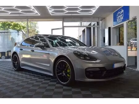 Porsche Panamera Turbo S V8 4.0 680 4x4