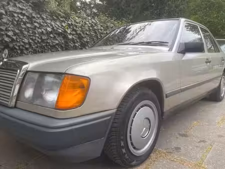 Mercedes-Benz Classe E E 200