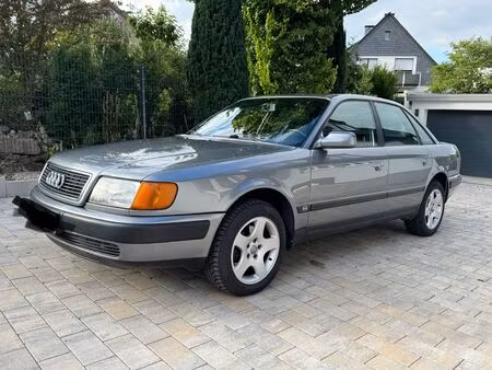 Audi 100 