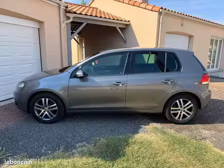 Volkswagen Golf 1.6 TDI 105