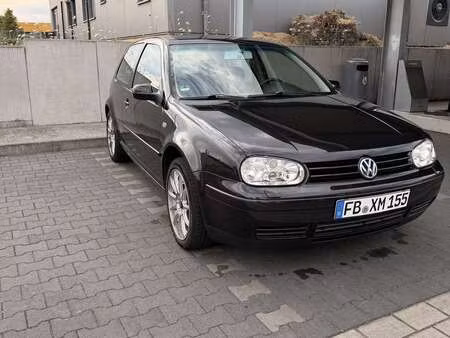 Volkswagen Golf 1.6 105 Highline