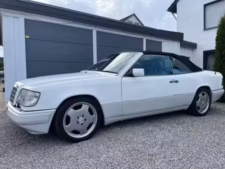 Mercedes-Benz Classe E E 320