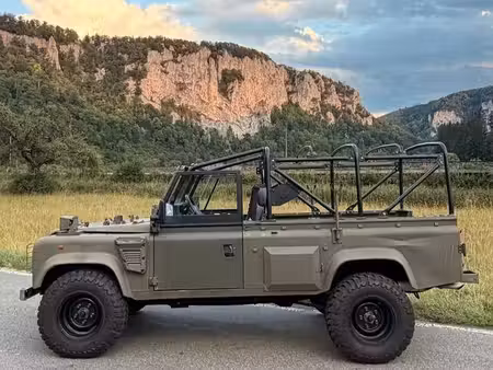 Land Rover Defender 2.5 122