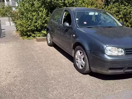 Volkswagen Golf 1.9 TDI 105