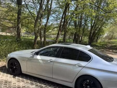 BMW Série 5 530d 3.0 258