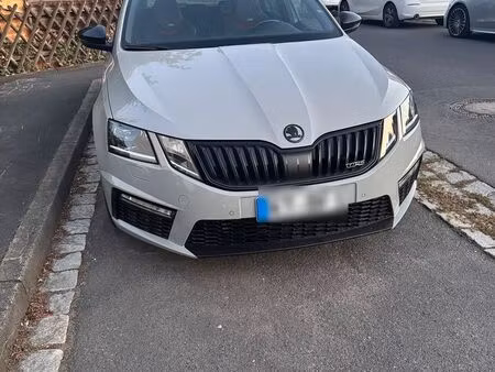 Škoda Octavia RS 2.0 TSI 230