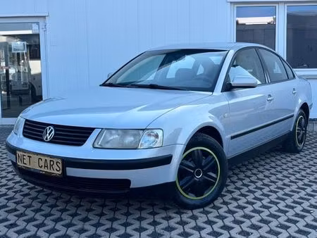 Volkswagen Passat 1.6 100 Base
