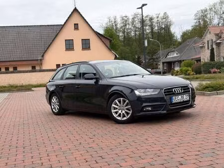 Audi A4 2.0 TDI 136 Attraction