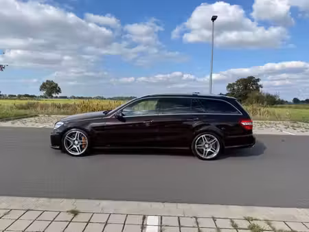 Mercedes-Benz Classe E E 63 AMG V8 5.5 525