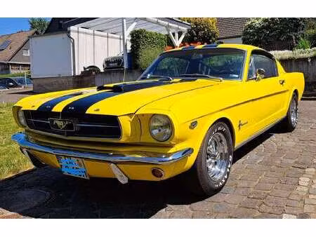 Ford Mustang Fastback V8 4.7