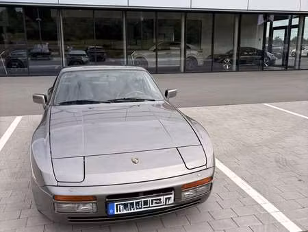 Porsche 944 S
