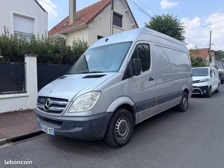 Mercedes-Benz Sprinter V6 3.0 184